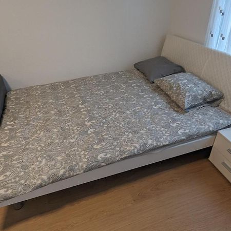 Studio Meuble Pour 2 - Proche De Montreux Buitenkant foto